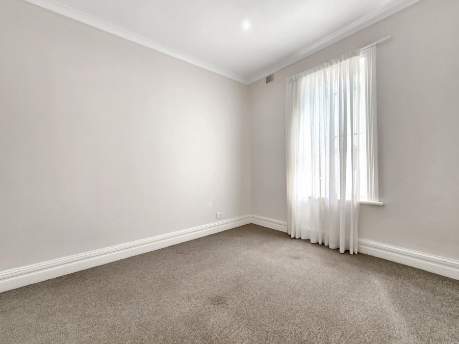 To Let 3 Bedroom Property for Rent in Sea Point Western Cape